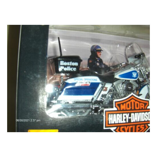 Toy Maisto 1:18 Harley Boston Highway Patrol Police dept Motorcycle series 4  {2}