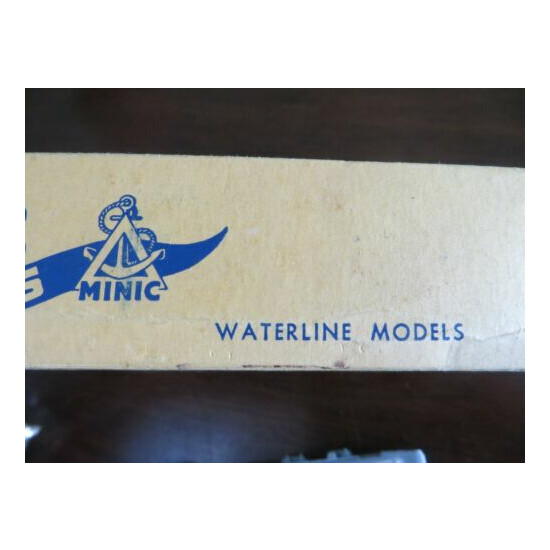 1960 Triang ships Minic Limited Waterline H,M.S.BULWARK M.751 AIRCRAFT CARRIER {11}