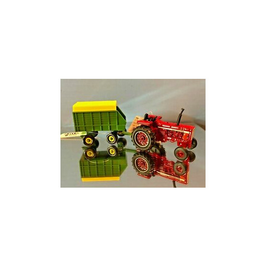 Case International Agriculture, Farmall, IH, Harvester New, Farm Toy Set 814919  {1}