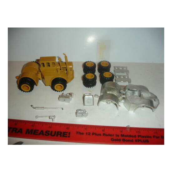 1/64 Wagner 17 Toy Tractor Kit {1}