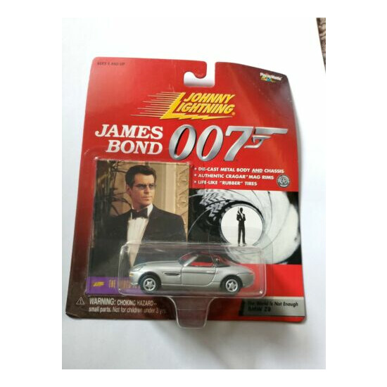 James Bond 007 "the world is not enough BMW Z8 - Johnny Lightning - BRAND NEW {1}