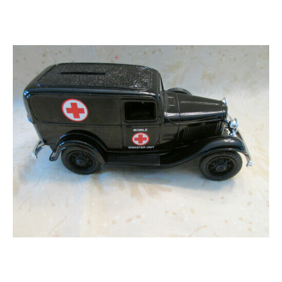 ERTL #3820 1932 American Red Cross Panel Delivery Metal Bank -Lim Ed - Box & Key {3}