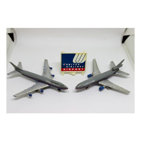 ZEE Dyna Flites Planes - United Airlines Boeing 747, Douglas DC-10, S-3 Viking  {2}