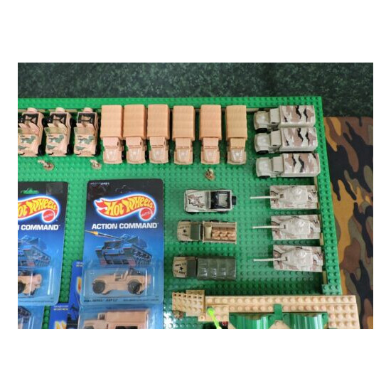 LEGO / PLUS MILITARY BASE WITH HOT WHEELS VINTAGE MILITARY VEHICLES. {5}
