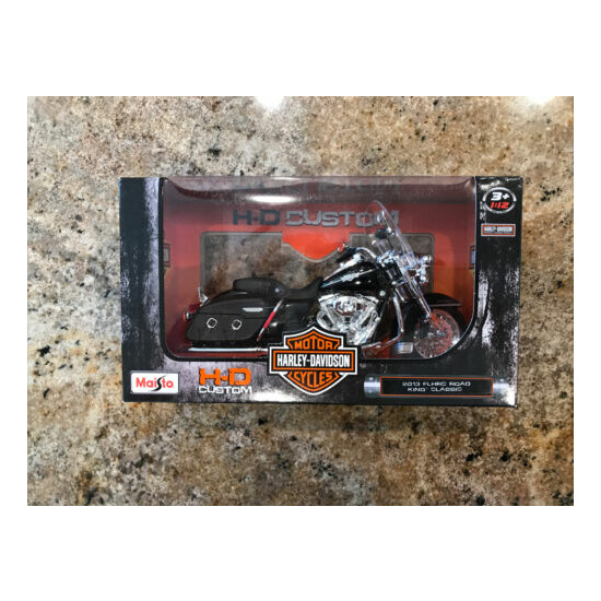 2013 Harley-Davidson FLHRC Road King Classic Motorcycle Model 1/12 New Sealed {1}