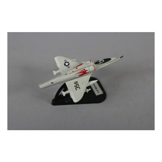 Zf1540 military aircraft miniature atlas metal a-4f skyhawk 5sc 123x77x72mm  {2}