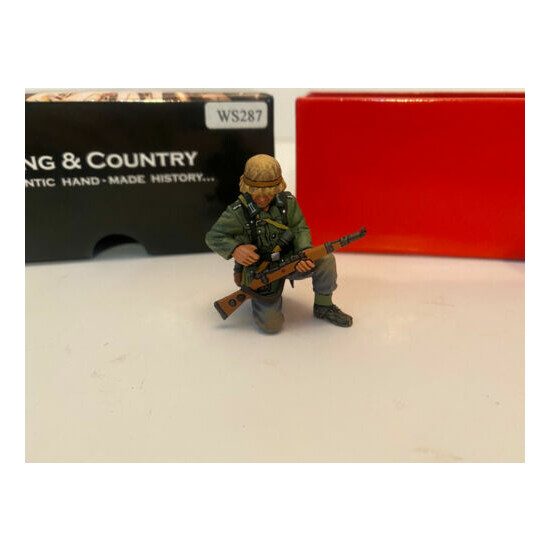King & Country WS287 Kneeling Loading by King and Country (RETIRED) {1}