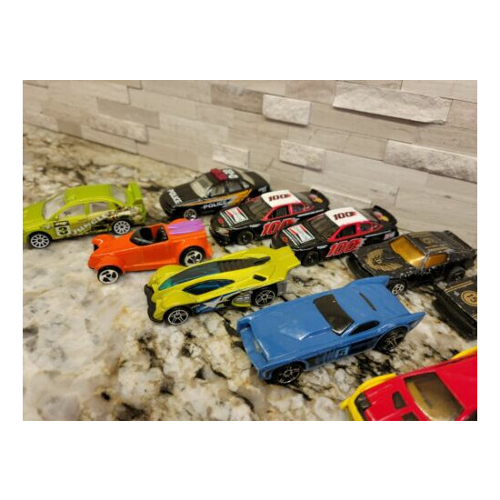 18 Older Toy Cars Matchbox, Hot Wheels And Others {4}