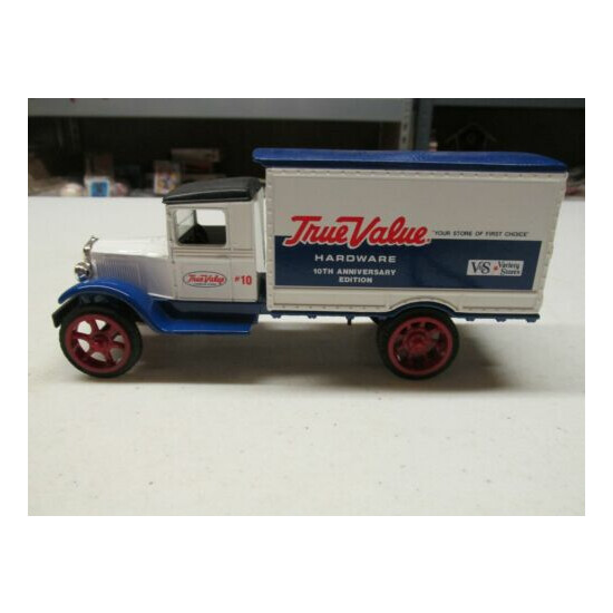 TRUE VALUE TRUCK BANK WITH KEY {1}