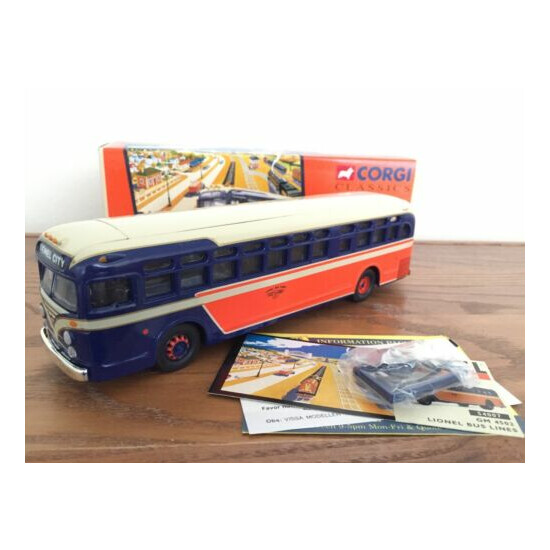 Corgi 54007 GM 4502 Lionel City Bus Lines Ltd. Ed. 1:50 NIB!! (STILL WRAPPED!!) {2}