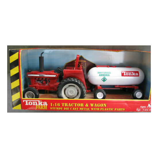 BRAND NEW in BOX NRFB**TONKA FARM **1:16Tractor +Anhydrous Ammonia Wagon DIECAST {1}