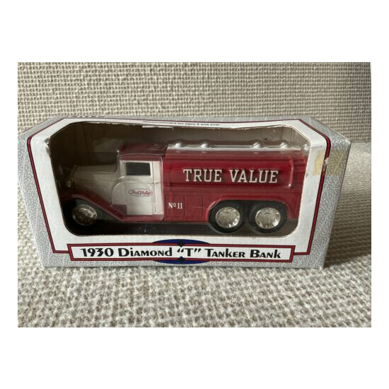 ERTL 1930 Diamond T Tanker Truck TRUE VALUE Model Toy Die Cast 9513 Bank 1/34 {1}