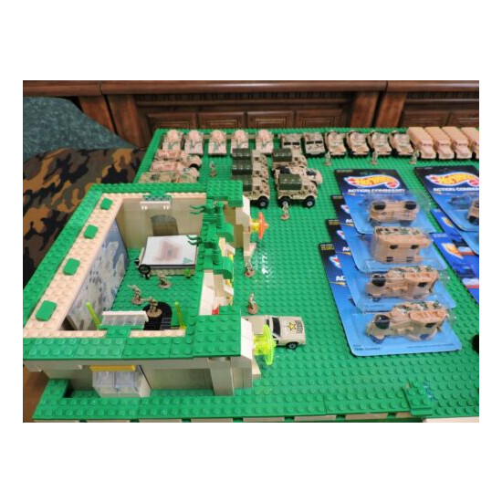 LEGO / PLUS MILITARY BASE WITH HOT WHEELS VINTAGE MILITARY VEHICLES. {9}