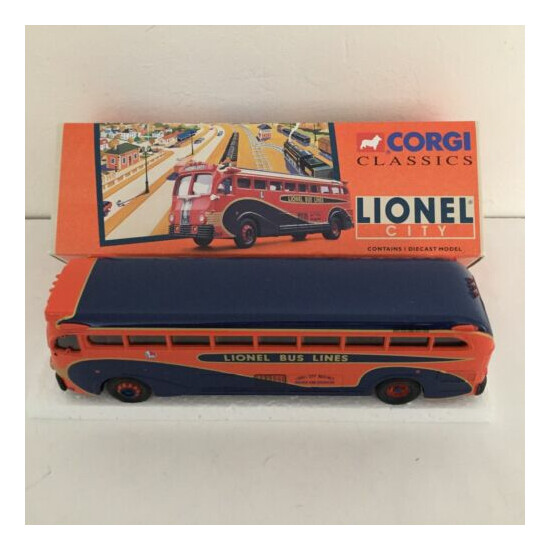 Corgi 53902 Yellow Coach 743 Bus - Lionel Bus Line, LIMITED EDITION 1:50 NIB!! {7}