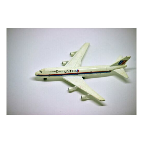 ZEE Dyna Flites Planes - United Airlines Boeing 747, Douglas DC-10, S-3 Viking  {10}