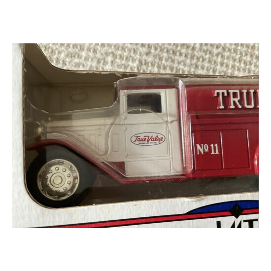 ERTL 1930 Diamond T Tanker Truck TRUE VALUE Model Toy Die Cast 9513 Bank 1/34 {7}