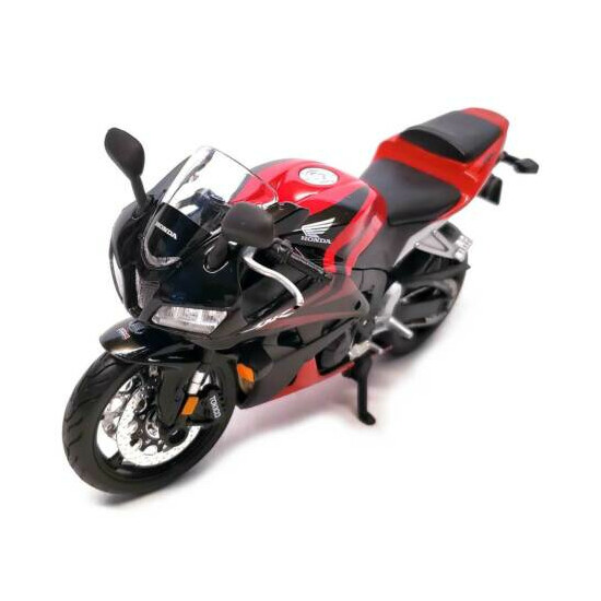 Maisto Motorcycle Series: 2007 Honda CBR 600RR 1:12 Scale {2}