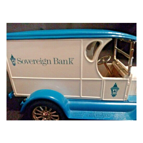 Ertl, Sovereign Bank, Die-Cast 1923 1/2 Ton Delivery Van Locking Coin Bank - NIB {8}