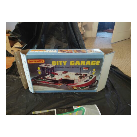 Matchbox City Garage #550105 Made In USA 1983 Vintage Sealed Box {1}