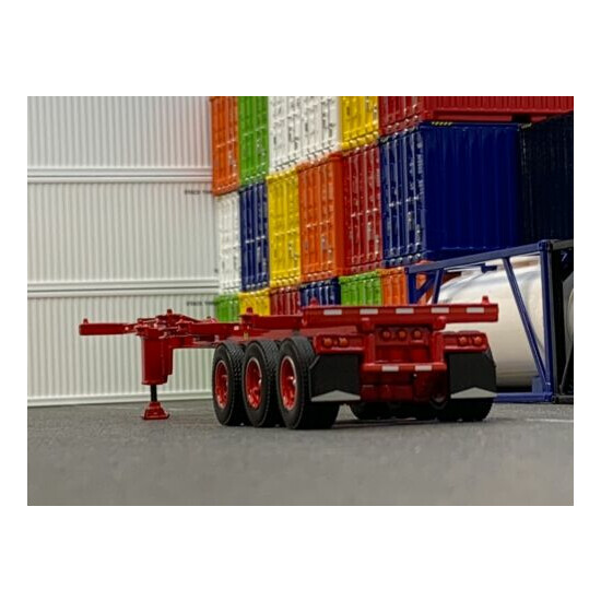 1/64 DCP RED 40' TRI AXLE CONTAINER TRAILER {1}