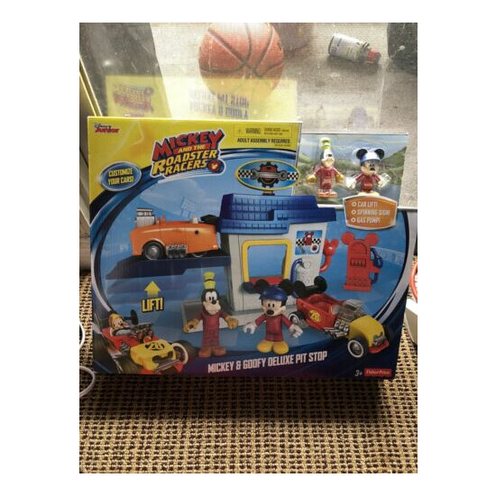 Fisher Price Disney and The Roadster Racers Mickey & Goofy Deluxe Pit Stop new {1}