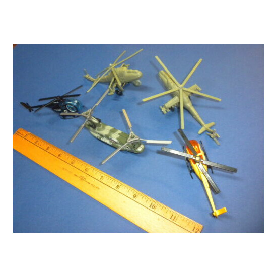 5 HELICOPTERS PLANES AIRCRAFT MILITARY AIR FORCE diecast/metal/plastic lot #2 {2}