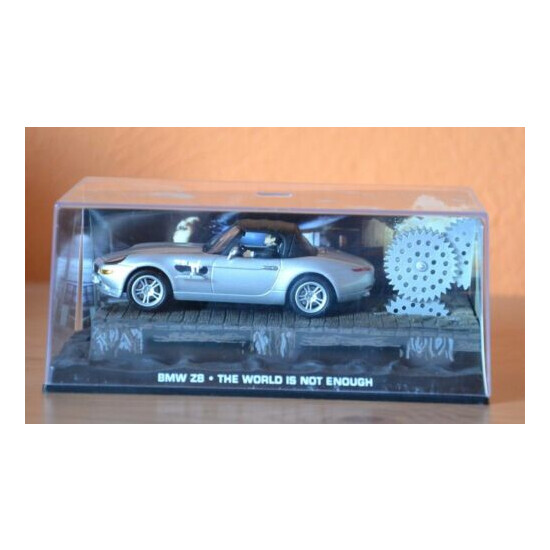 BMW Z8 - THE WORLD IS NOT ENOUGH 1:43 James Bond Collection - Eaglemoss NEW !!! {1}