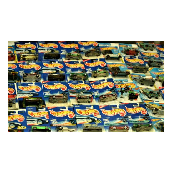 HOT WHEELS LOT OF 30 ON CARDS PICK QUAN+ {5}