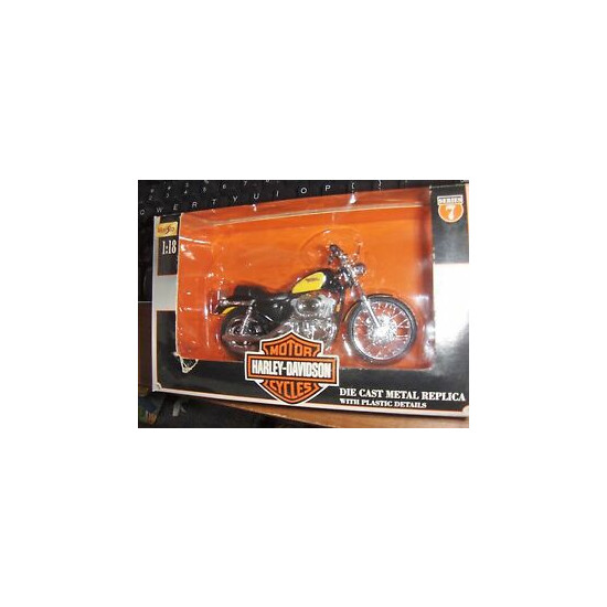 Toy Maisto 1:18 Harley XL1200 c Sportster 1200 custom Motorcycle series 1 1997 {1}