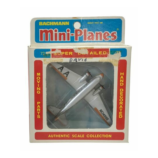 BACHMANN MINI-PLANES - VINTAGE DC-3 IN VTG AMERICAN AIRLINES COLORS - 1/280 {1}