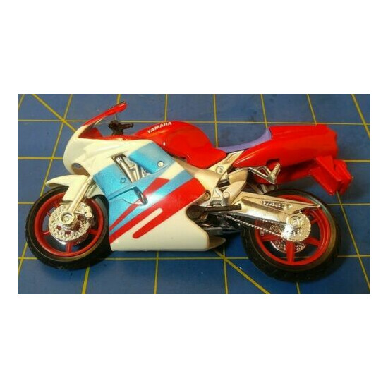 Vintage Yamaha Die Cast Motorcycle by Maisto {12}