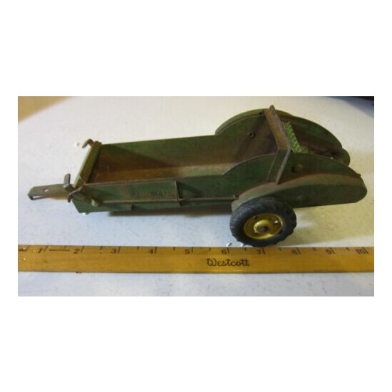 1950s John Deere Ertl Eska Farm Toy 1/16 Toy Long Lever Manure Spreader. 7261 {2}