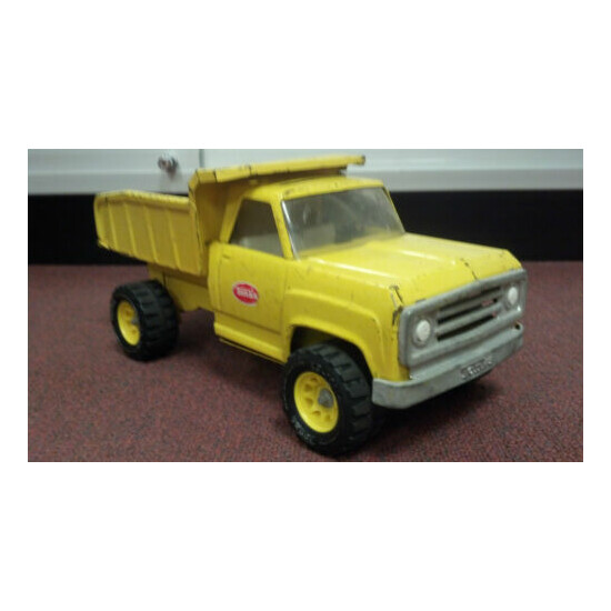 TONKA Dump Truck, Older Style, Very Nice Condition, Early 1970's {9}