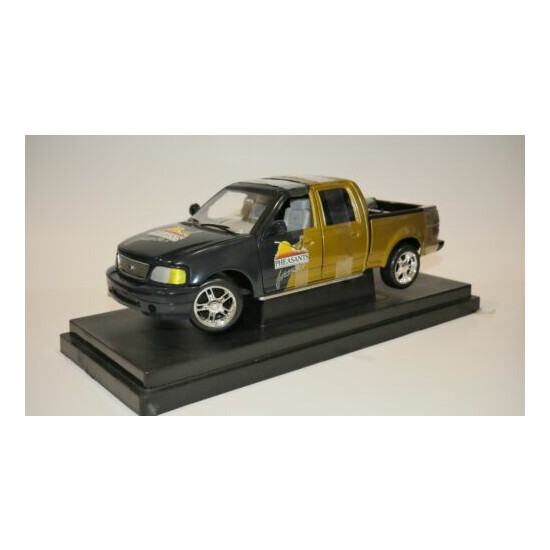 2002 Ford F-150 Crew Cab Pickup OUTDOOR SPORTSMAN by ERTL COLLECTIBLES {2}