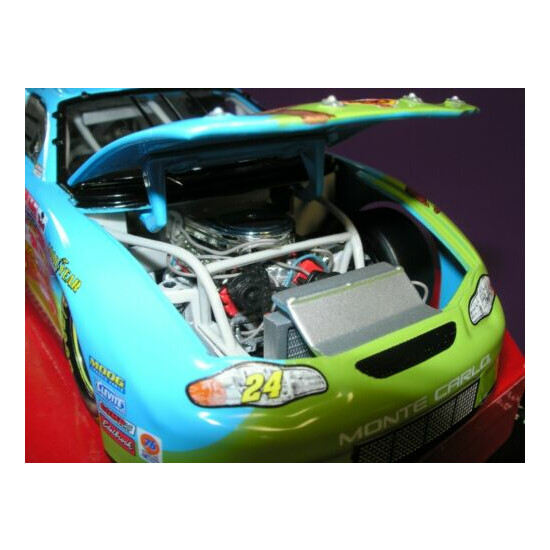 Jeff Gordon #24 DuPont Looney Tunes Rematch 1:24 Stock Car 2002 Monte Carlo Bank {12}