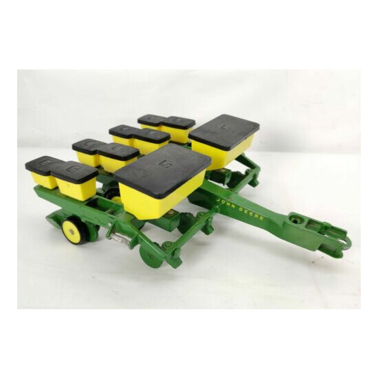 Ertl JOHN DEERE CORN PLANTER Farm Toy #595 1/16 Scale IL incomplete read descrip {1}