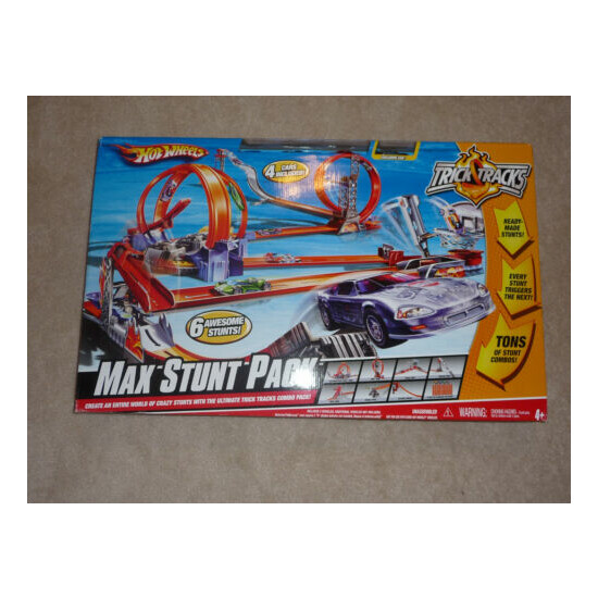 Mattel Hot Wheels RARE Trick Tracks Max Stunt Pack 6 Awesome Stunts 4 cars Huge {1}
