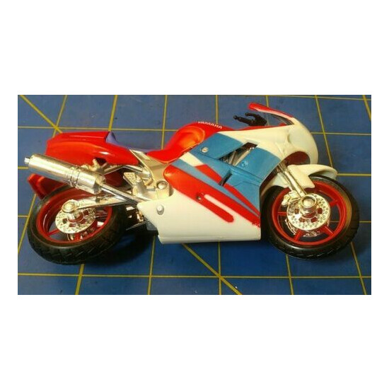 Vintage Yamaha Die Cast Motorcycle by Maisto {2}