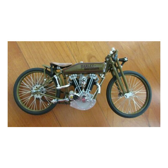1927 Harley Davidson 8 valve motorcycle racer 1:10 Die Cast Metal 8 in. COA box {4}