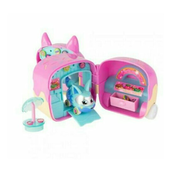 Ritzy Rollerz Toy Cars with Surprise Charms, Sprinklez on Wheelz Donut Shop USA {3}