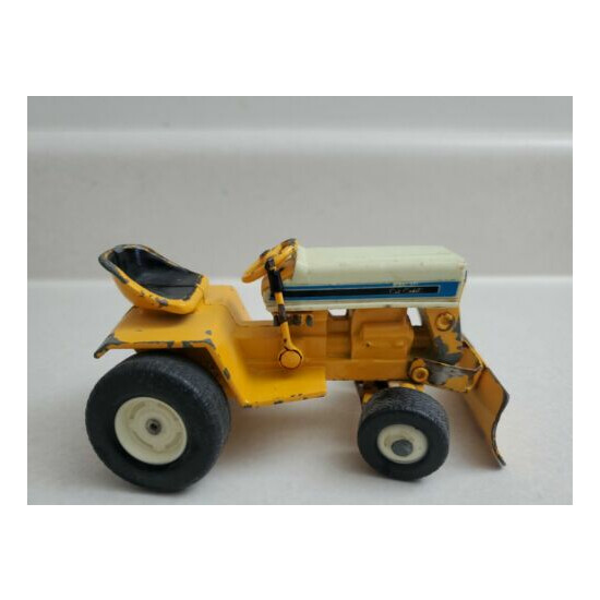 Vintage International Cub Cadet Farm Toy Lawn & Garden Tractor Mower 1/16 Scale  {1}