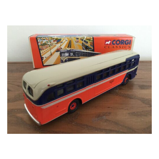 Corgi 54007 GM 4502 Lionel City Bus Lines Ltd. Ed. 1:50 NIB!! (STILL WRAPPED!!) {3}