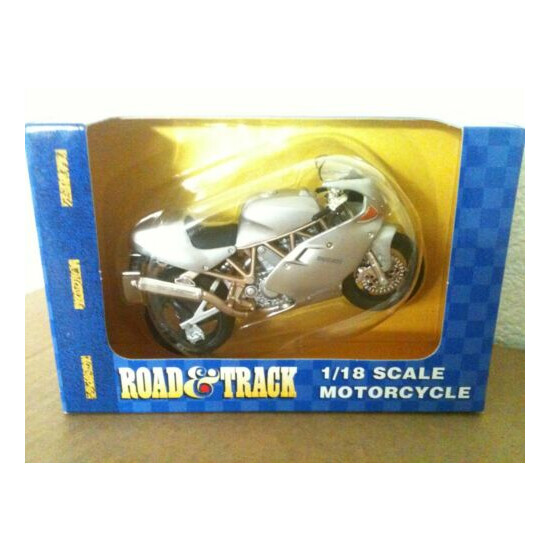 MAISTO ROAD & TRACK SILVER DUCATI MOTORCYCLE DIE CAST 1:18 {1}